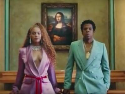 Beyoncé e Jay Z al Louvre, frame del video Apeshit. 
