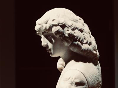 Tullio Lombardo e bottega (Venezia? 1455 circa – Venezia 1532), "San Giorgio (?)" (particolare). Marmo, cm 87,6x53,4x35,6. New York, The Metropolitan Museum of Art. Friedsam Collection, Bequest of Michael Friedsam, n. 1931 (32.100.155). 