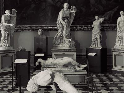 L’allestimento nella Sala della Niobe agli Uffizi.