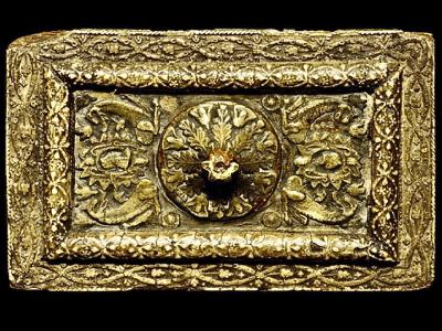 Cofanetto in legno dorato e pastiglia. Ferrara, sec. XV, inizio XVI. Bologna, Antichità all’Oratorio. 